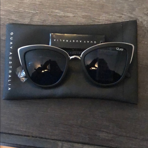 Quay Sunglasses - Picture 1 of 3